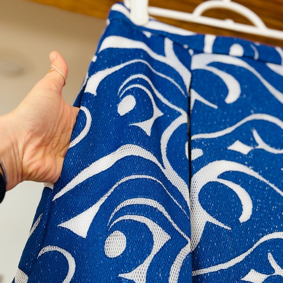 BCBGMAXAZRIA Pleated Skirt with Pockets - Picture 5 of 11